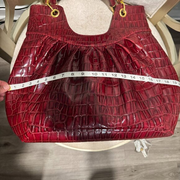 UE Red Faux Crocodile Print Bag W/Gold Hardware - Picture 7 of 13